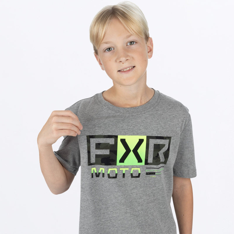 Chargez l'image dans la visionneuse de la galerie, Moto_PremiumTShirt_Y_GreyHeatherArmyCamo_242283-_0776_Detail
