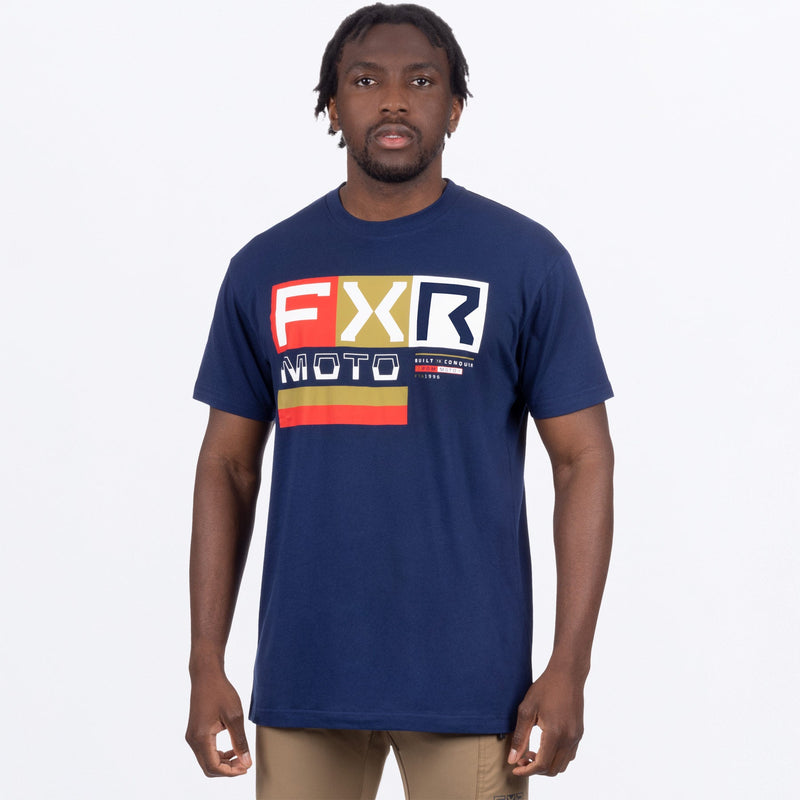 Chargez l'image dans la visionneuse de la galerie, Moto_PremiumTShirt_M_NavyGold_242069-_4562_front
