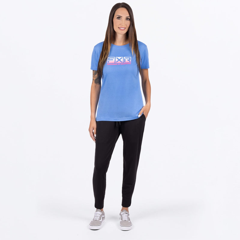 Chargez l'image dans la visionneuse de la galerie, Podium_PremiumTShirt_W_TranquilBlueEPink_242227-_4194_Fullbody
