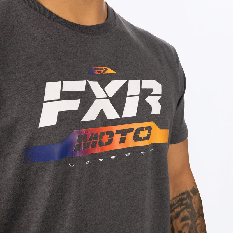 Chargez l'image dans la visionneuse de la galerie, Moto_Premium_T-Shirt_M_CharHeatherAnodized_232069_0623_side1
